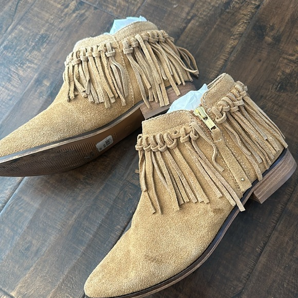 Super Cute Aldo Suede Fringe Booties Size 6.5 - Picture 3 of 6